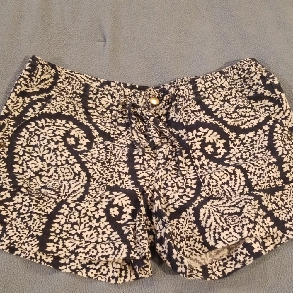 Gap patterned shorts